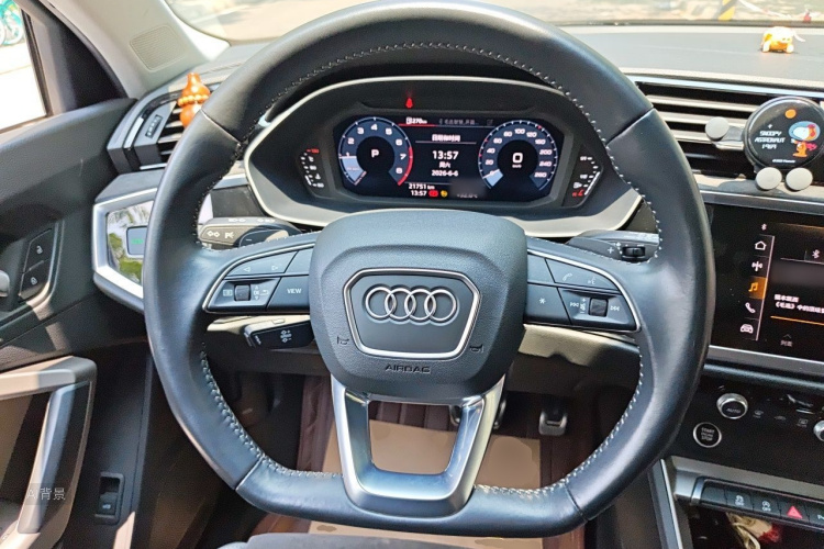 Audi Q3 2021 #12 Audi Q3 2021 car image #12