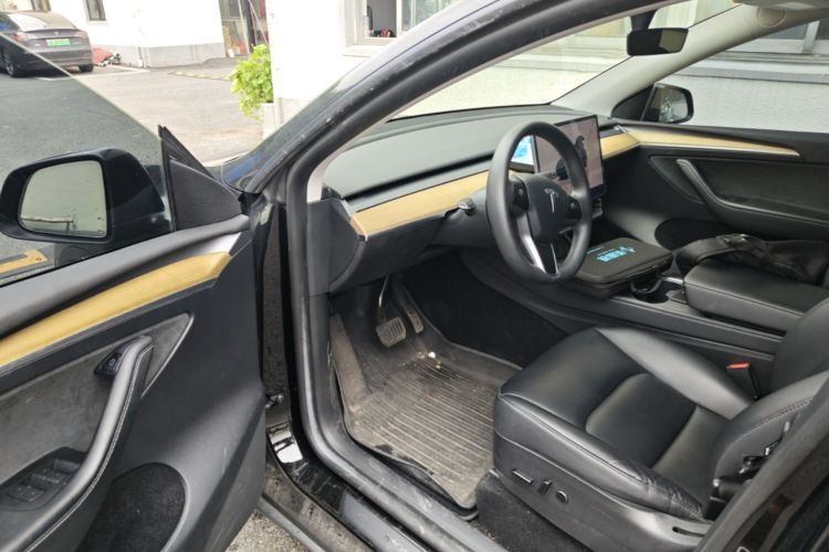 Tesla Model Y 2022 #16 Tesla Model Y 2022 car image #16