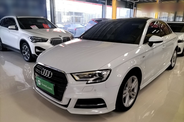 Audi A3 2018 immagine di auto #2