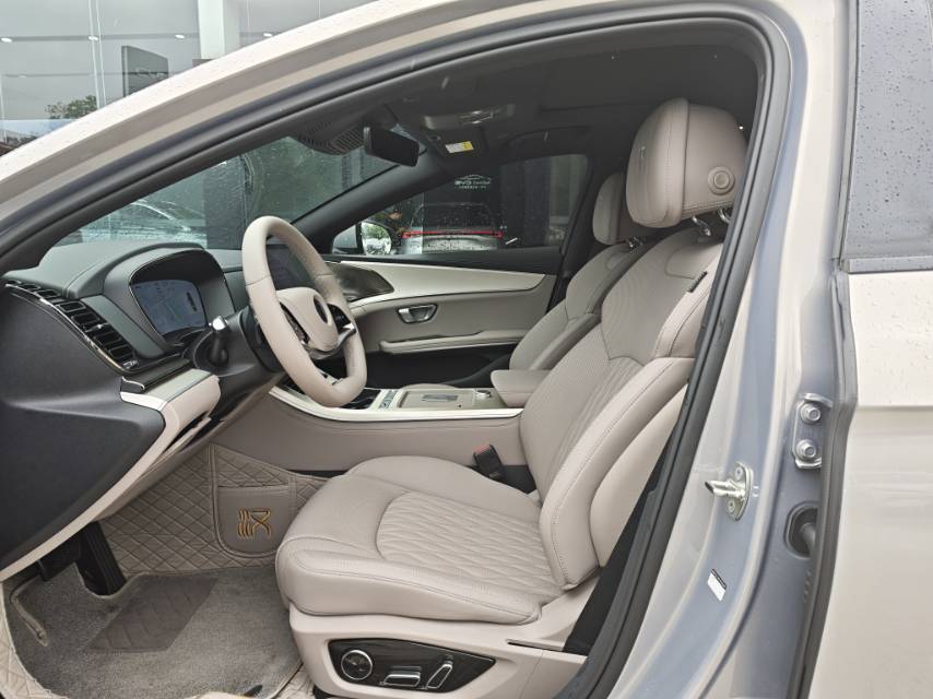 BYD Han 2025 car image #5
