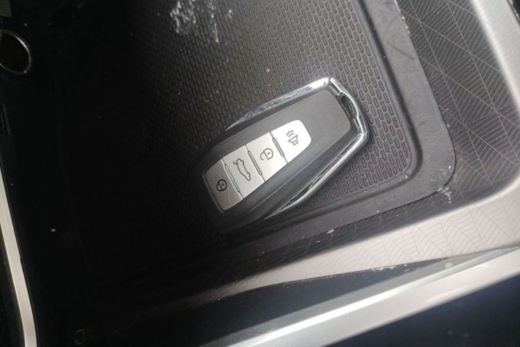 GEELY Emgrand 2023 car image #9