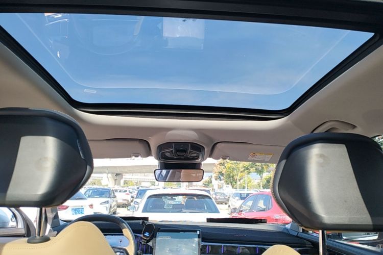 GEELY Boyue L 2024 car image #18