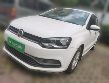 Volkswagen Polo 2015 car image 