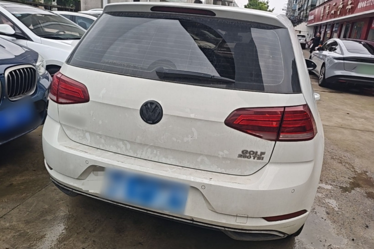 Volkswagen Golf 2020 car image #6