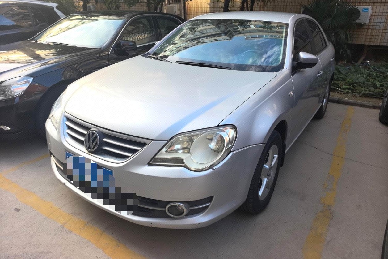Volkswagen Bora 2012 car image 