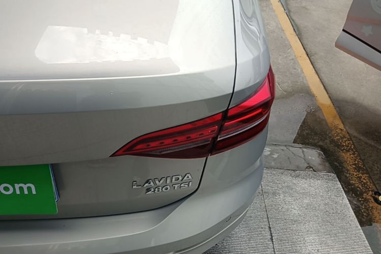 Volkswagen Lavida 2019 car image #8