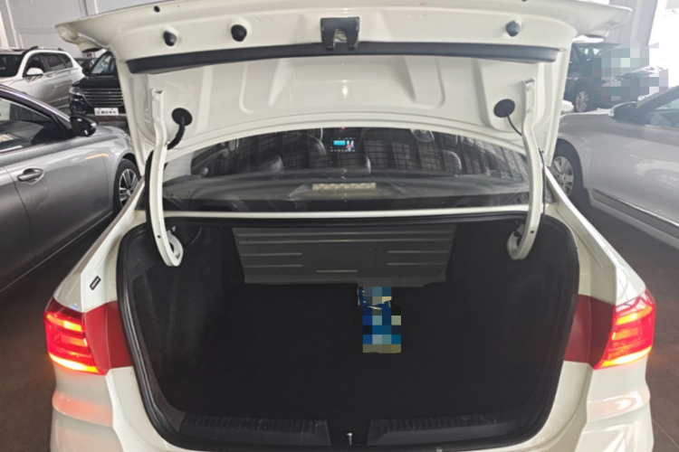 Volkswagen Santana 2018 car image #19