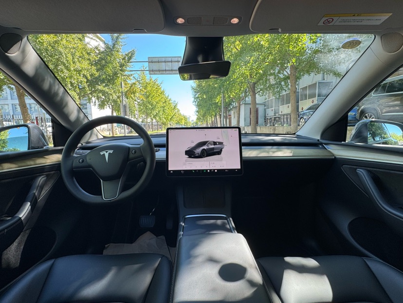Tesla Model Y 2023 #6 Tesla Model Y 2023 car image #6