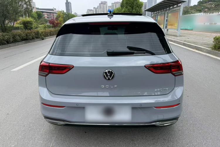 Volkswagen Golf 2023 car image #8