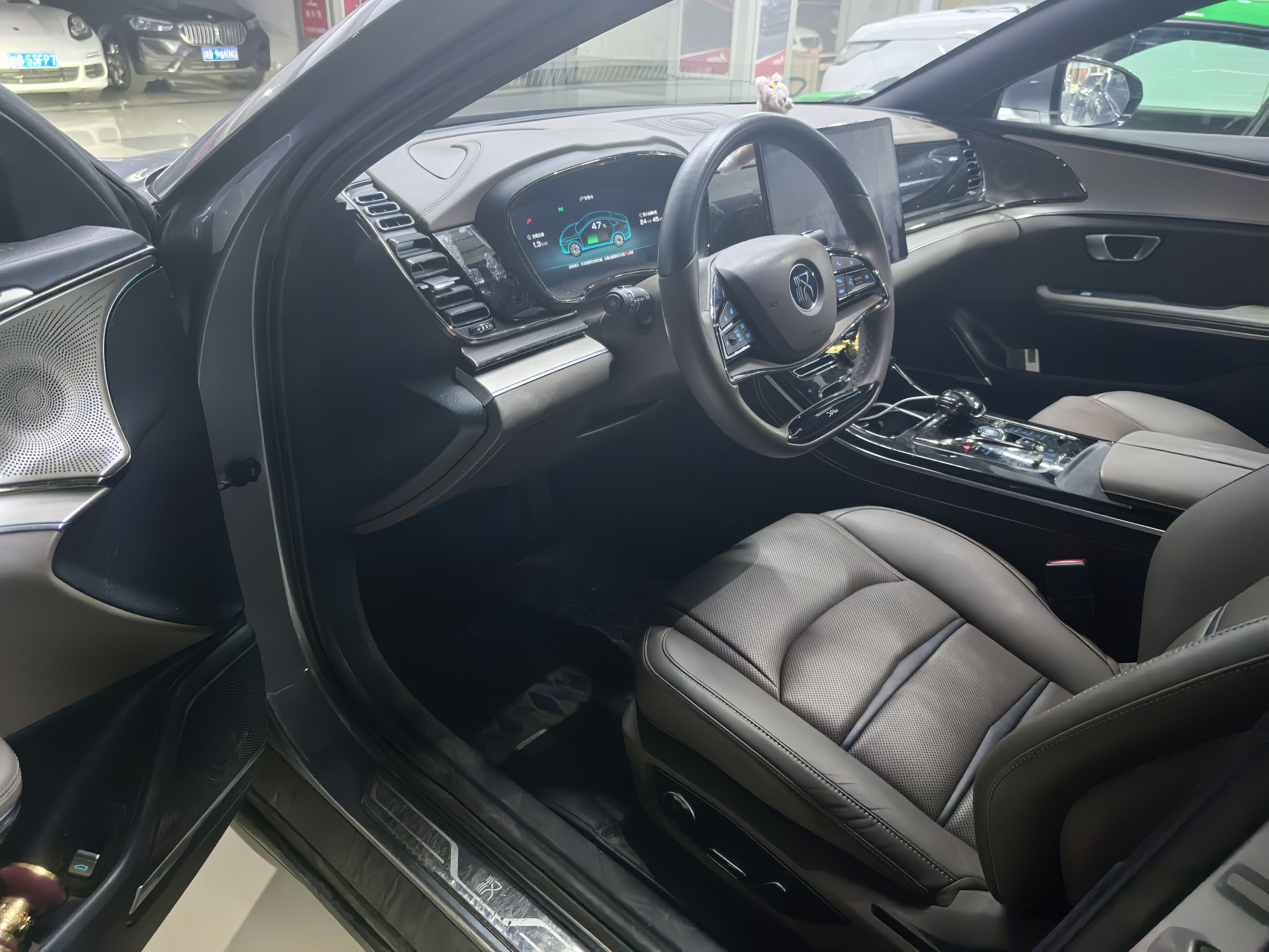 BYD Han 2022 #3 BYD Han 2022 car image #3