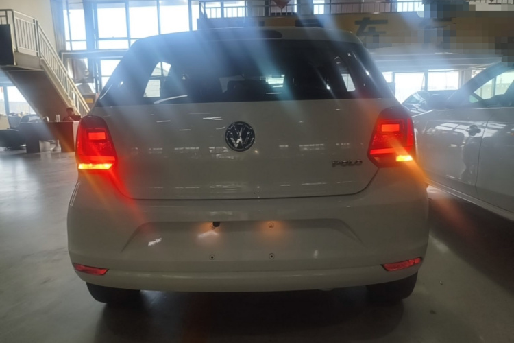 Volkswagen Polo 2017 car image #6