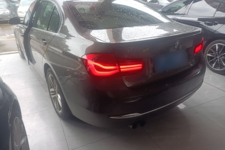 BMW 3 Series 2017 #5 BMW 3 Series 2017 car image #5
