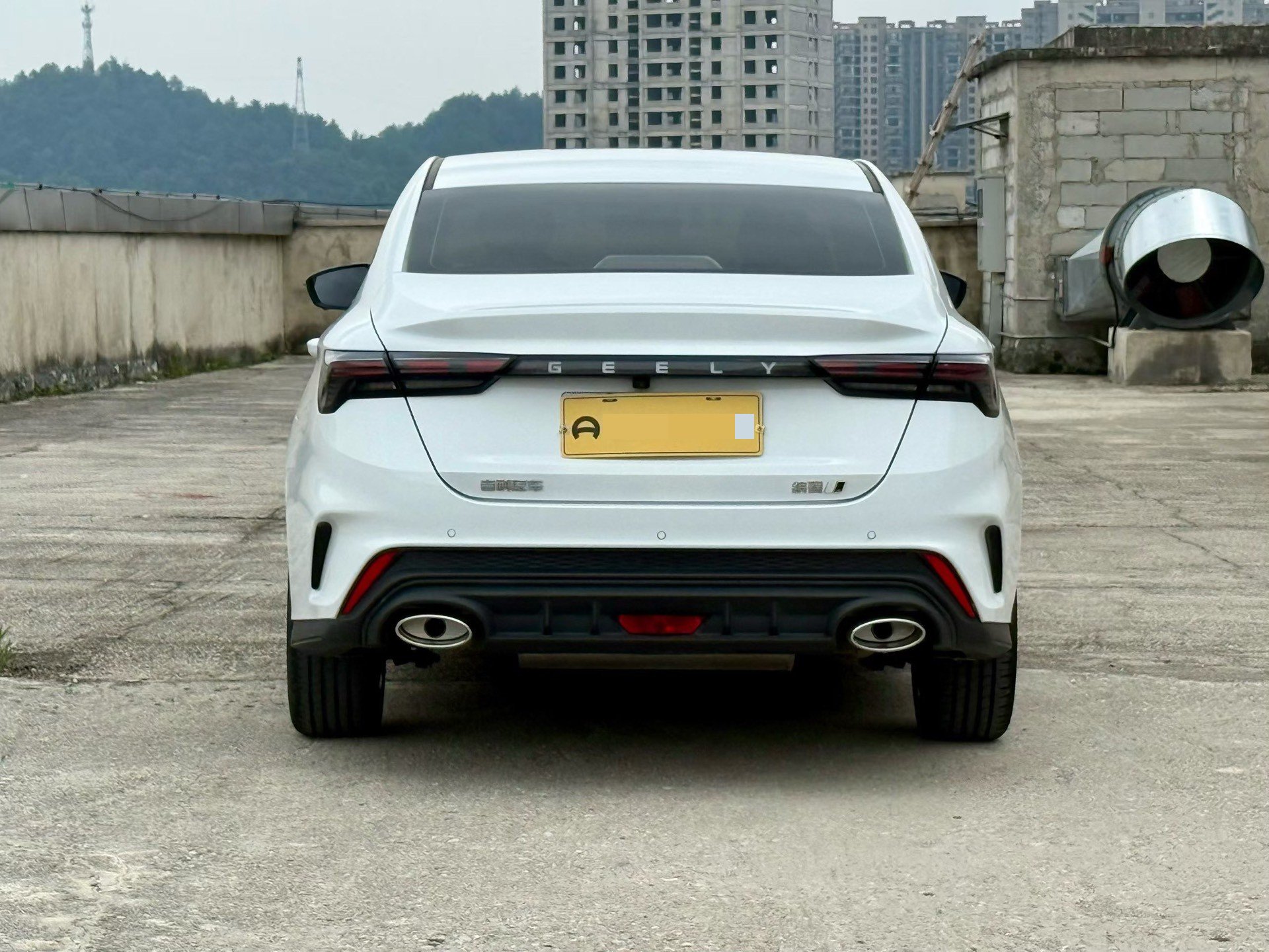 GEELY Binray 2024 #8 GEELY Binray 2024 изображение автомобиля #8