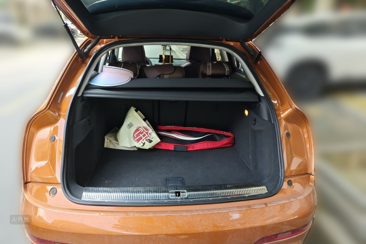 Audi Q3 2015 car image #21