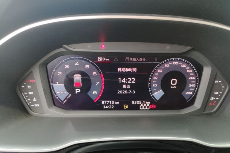 Audi Q3 2019 car image #13