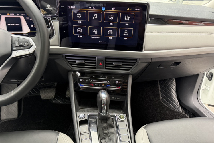 Volkswagen Bora 2023 car image #23