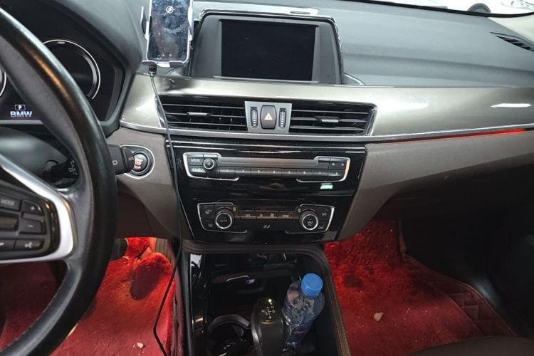 BMW X1 2018 #13 BMW X1 2018 car image #13