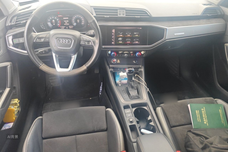 Audi Q3 2020 car image #11