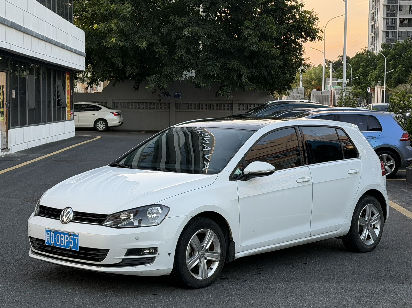 2016 2016 car image