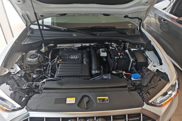 Audi Q3 2021 car image #20