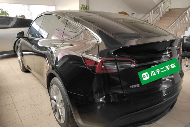 Tesla Model Y 2023 #5 Tesla Model Y 2023 صورة سيارة #5