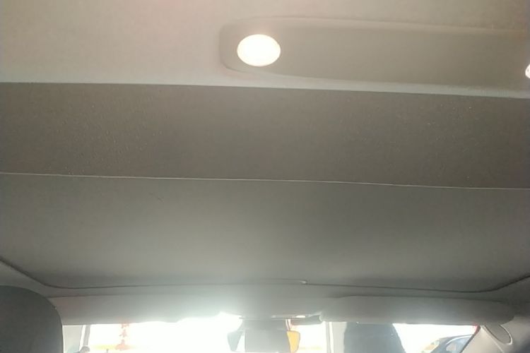 Tesla Model 3 2021 car image #18