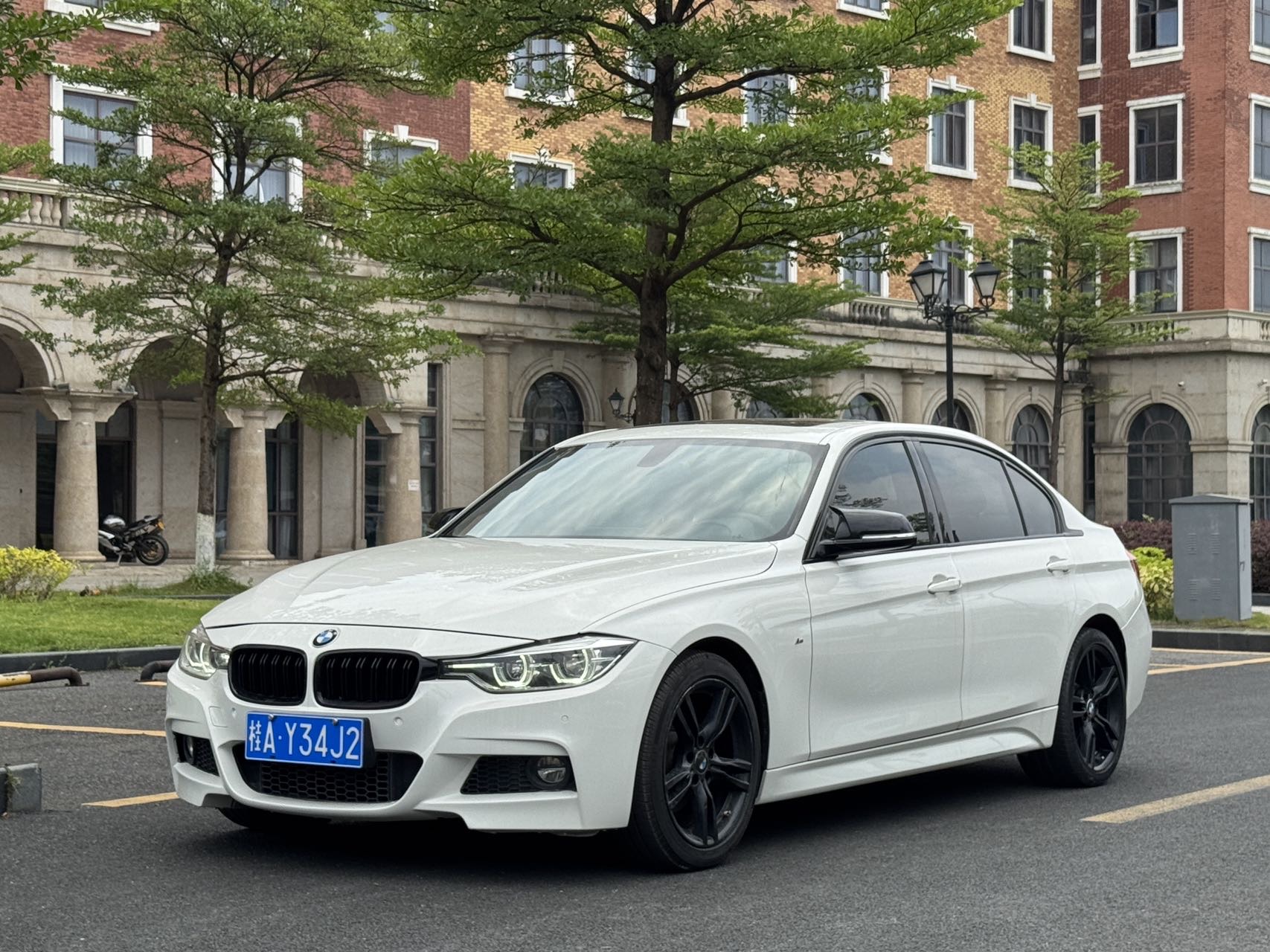 BMW 3 Series 2017 BMW 3 Series 2017 car image