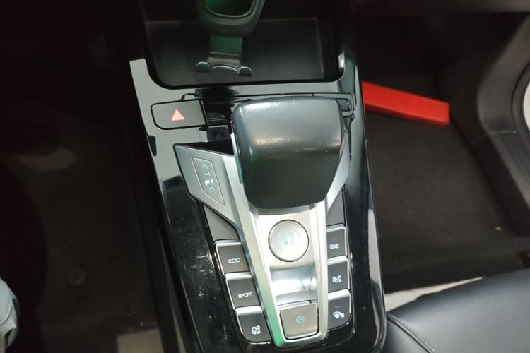 BYD Yuan New Energy 2020 #18 BYD Yuan New Energy 2020 car image #18
