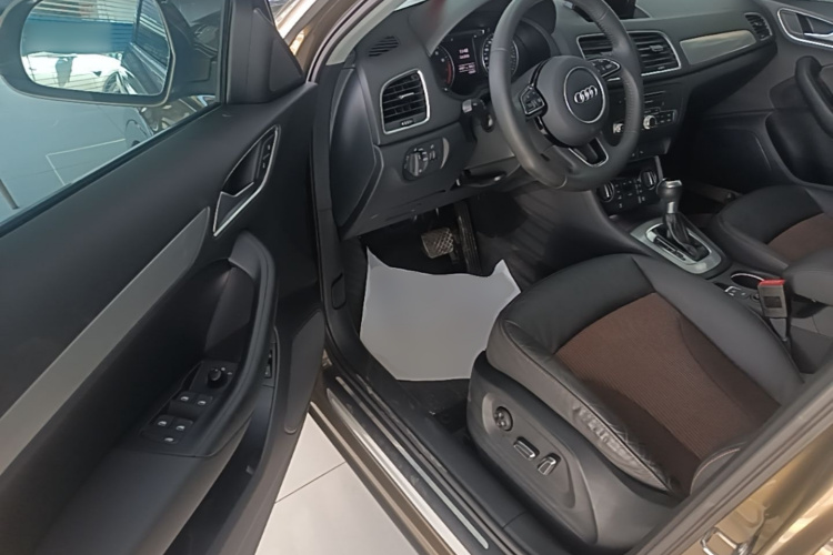Audi Q3 2018 #16 Audi Q3 2018 car image #16