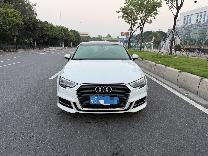 Audi A3 2019 immagine di auto #2