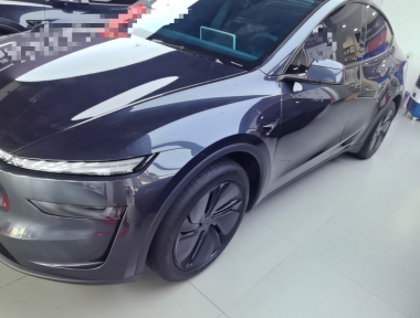 Tesla Model Y 2025 car image 
