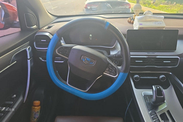 GEELY Coolray 2019 car image #12