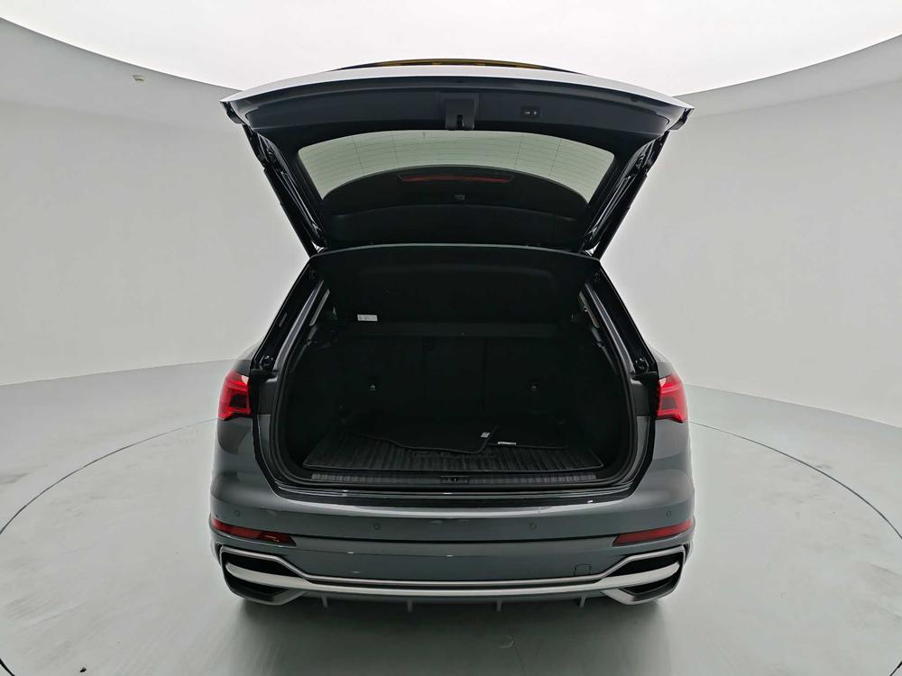 Audi Q3 2022 car image #20