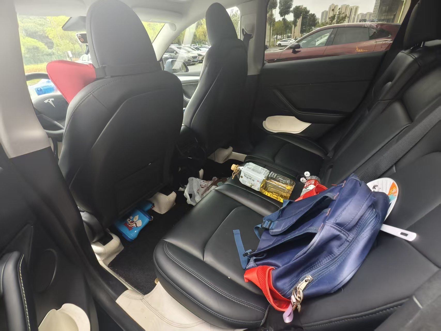 Tesla Model Y 2023 immagine di auto #2