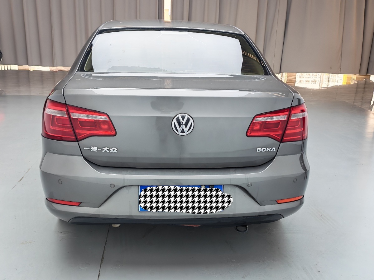 Volkswagen Bora 2015 car image #5