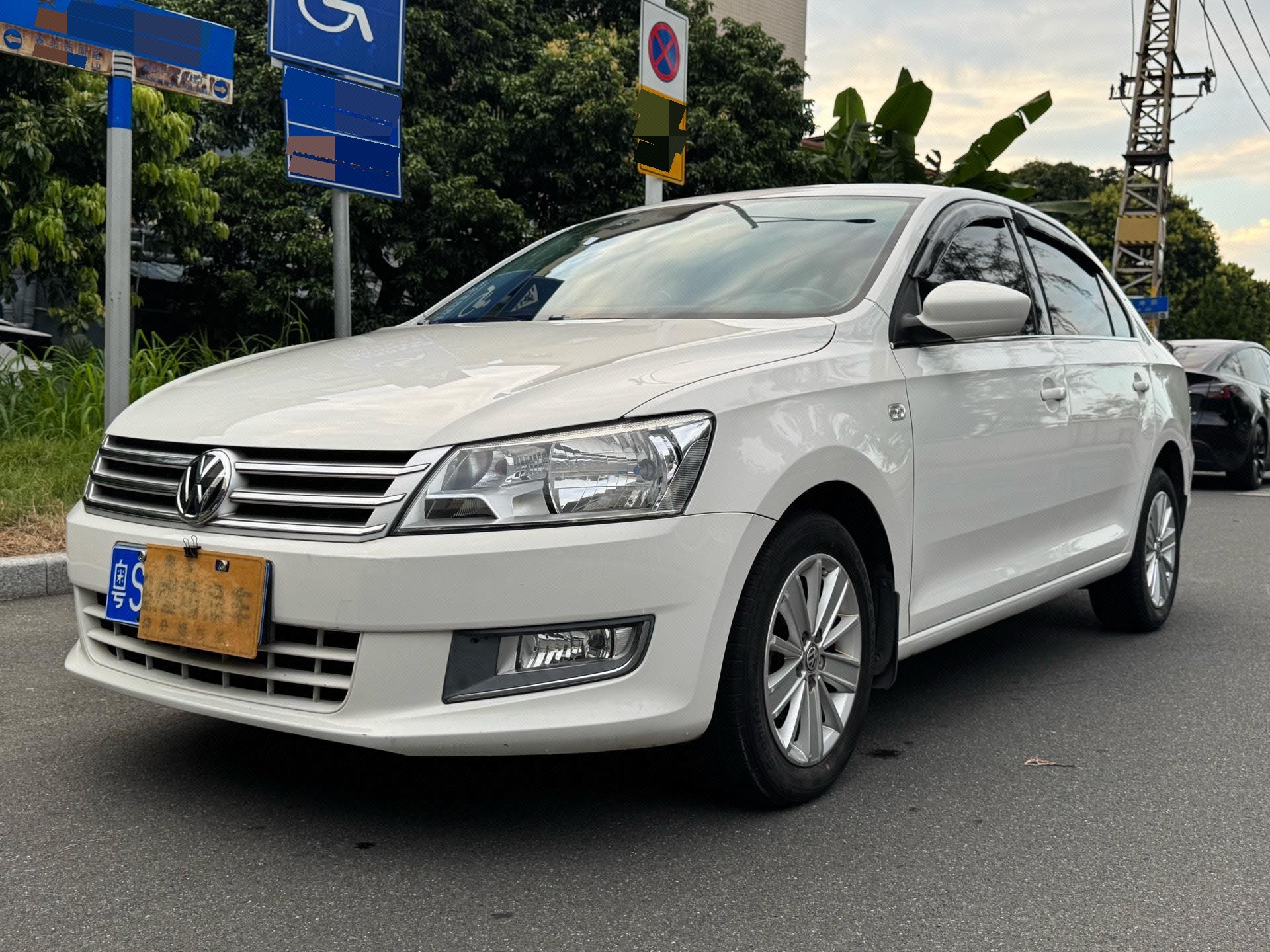 Volkswagen Santana 2015 car image 