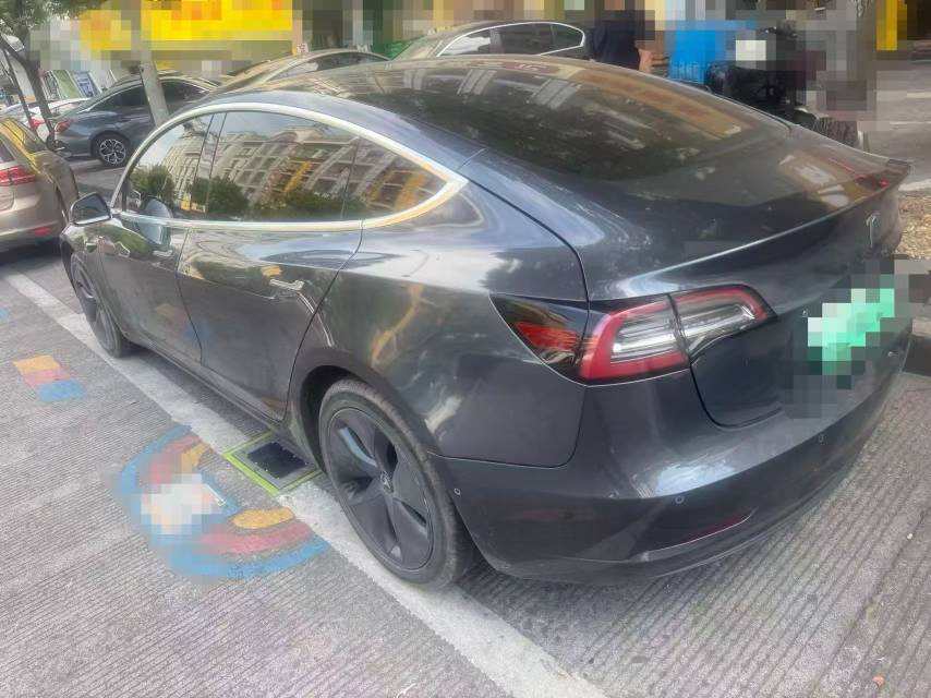 Tesla Model 3 2020 car image #3