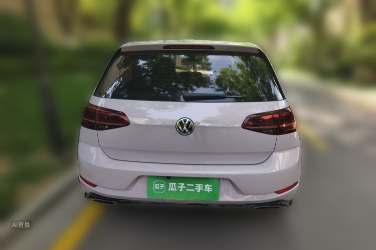 Volkswagen Golf 2018 car image #6