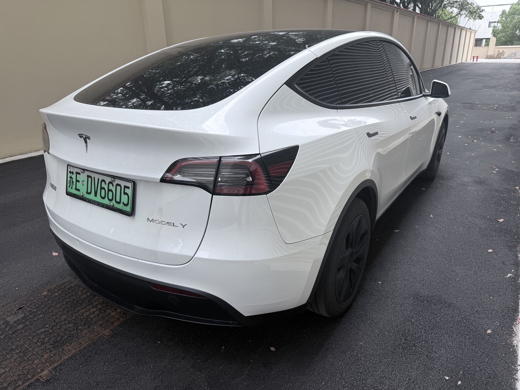 Tesla Model Y 2024 car image #9