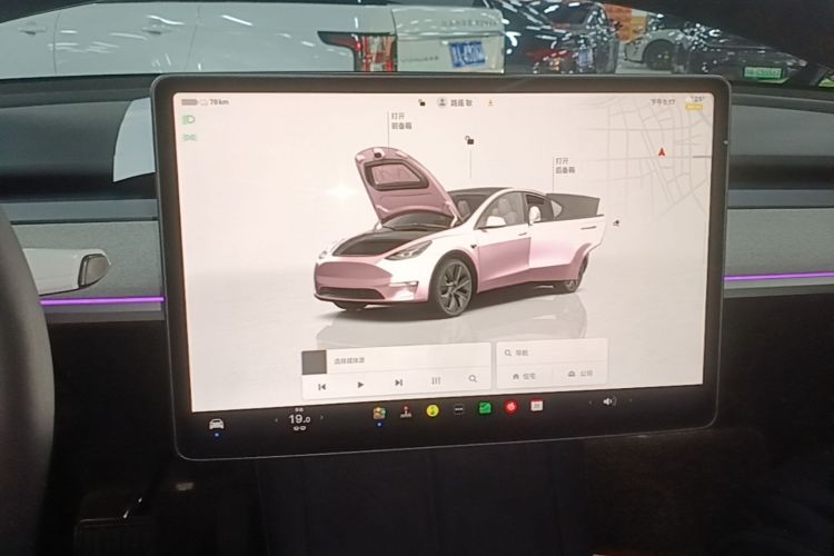 Tesla Model Y 2023 car image #13