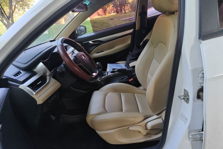GEELY Emgrand 2019 car image #15