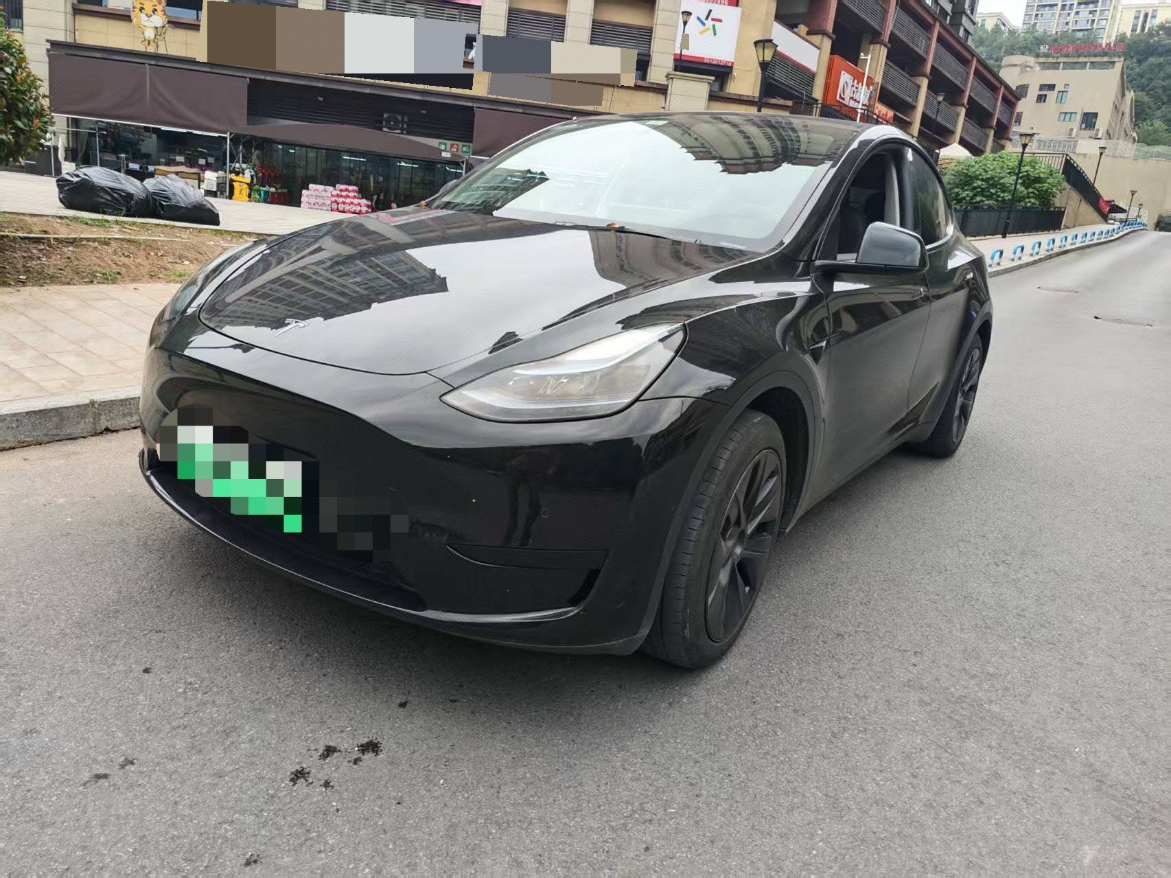 Tesla Model Y 2023 car image 