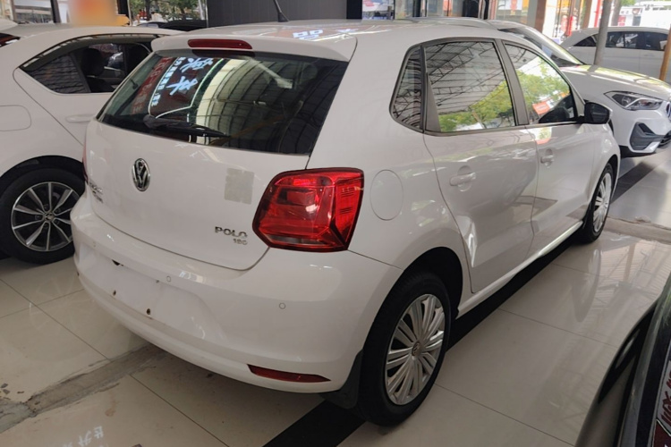 Volkswagen Polo 2018 car image #5