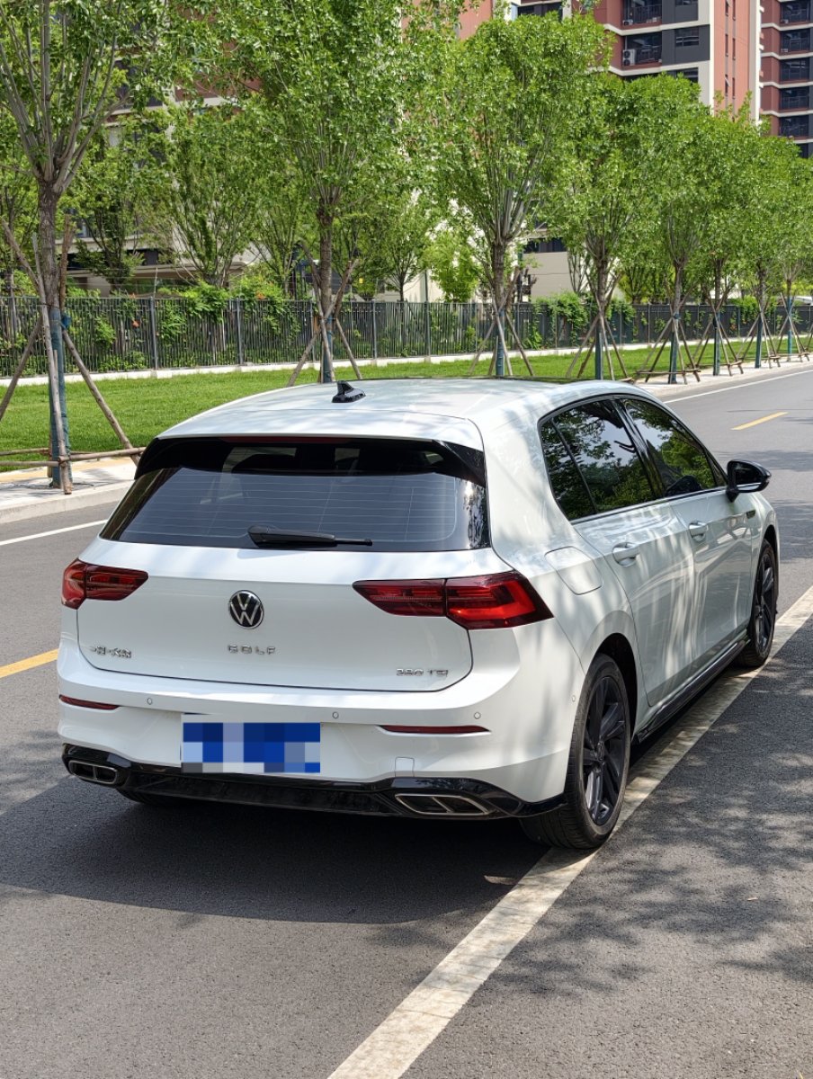 Volkswagen Golf 2022 car image #4