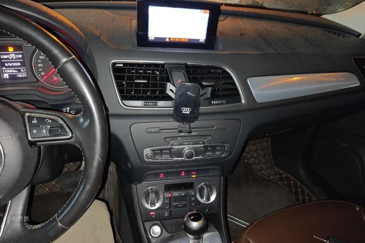 Audi Q3 2016 car image #15