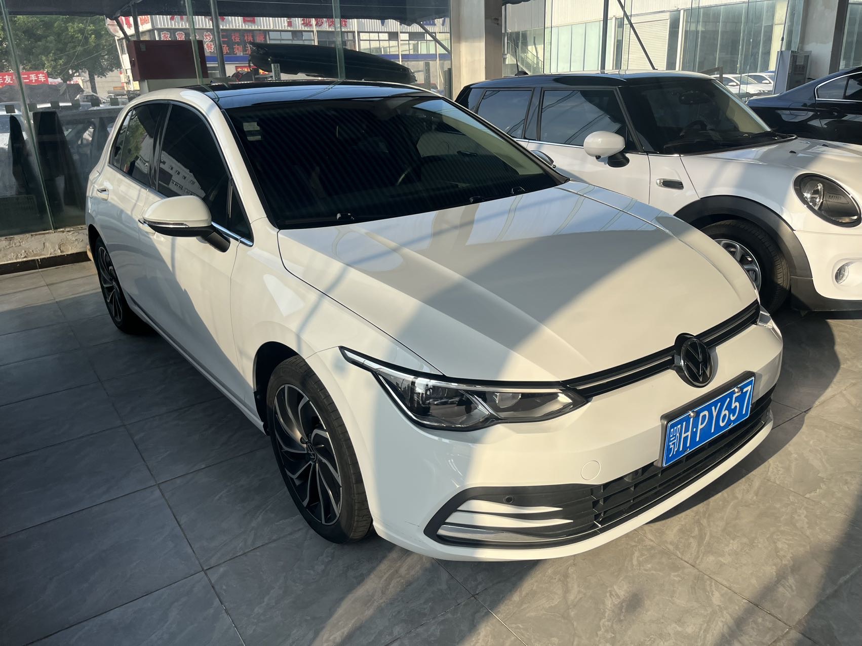 Volkswagen Golf 2022 car image #3