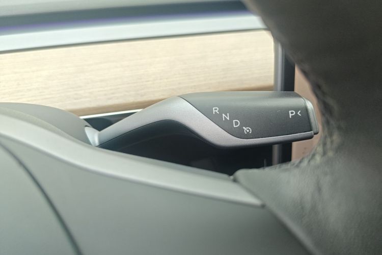 Tesla Model 3 2022 car image #14