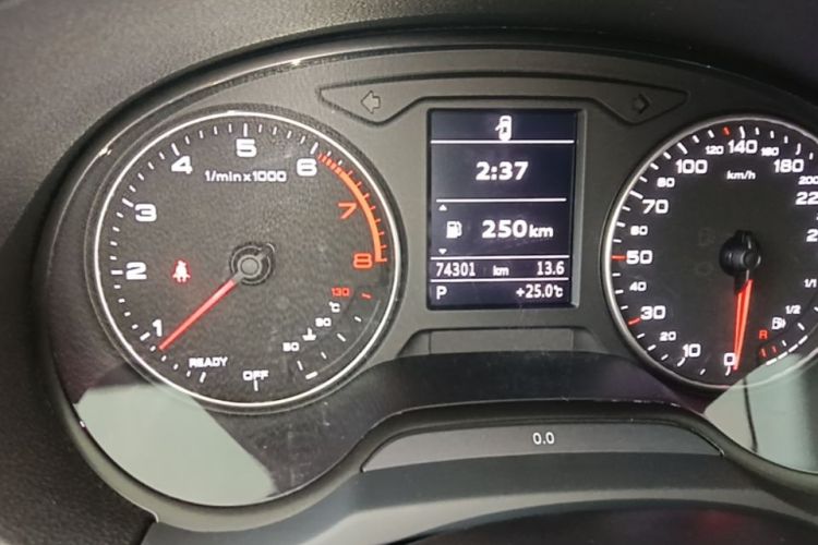 Audi A3 2016 car image #14