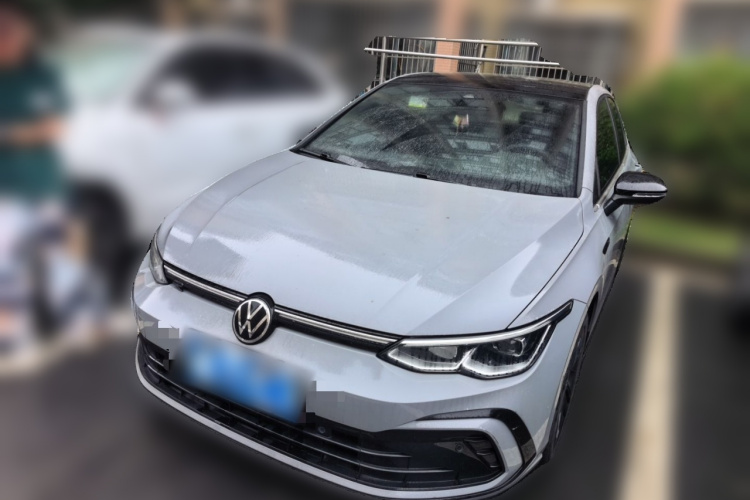 Volkswagen Golf 2021 car image #2