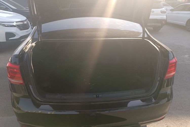 Volkswagen Lavida 2019 car image #19